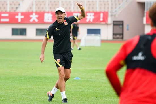 伊在人亚洲香蕉精品区麻豆